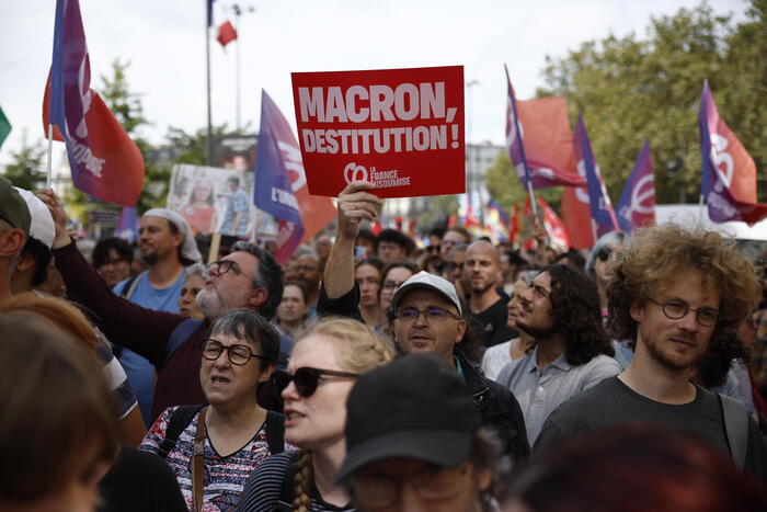 Francia scende in piazza contro Macron con 150 cortei – Notizie – Ansa.it