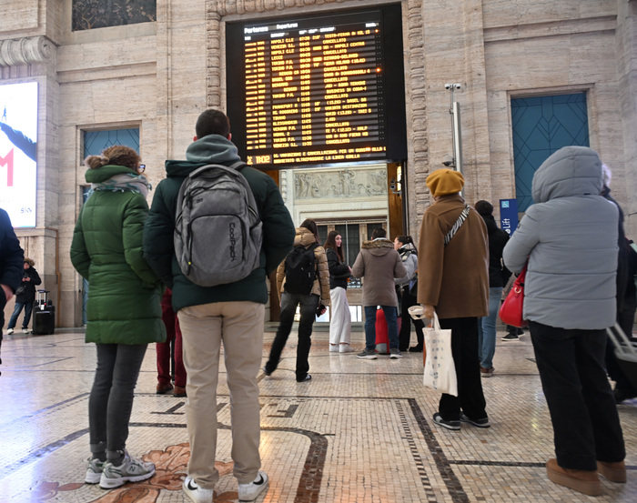 Sciopero di Trenord, numerose cancellazioni nelle stazioni di Milano