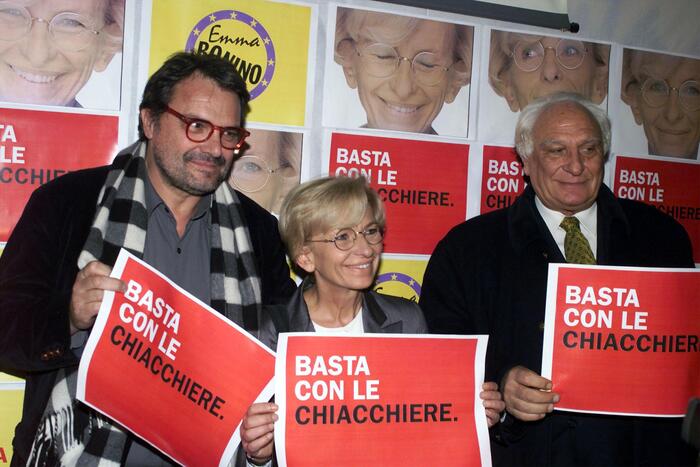 Il ricordo di Emma Bonino: "Oliviero Toscani visionario e compagno di battaglie radicali"