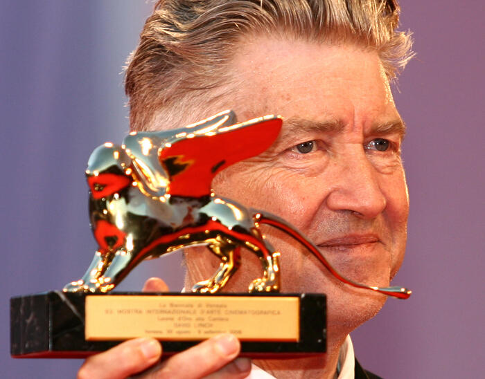 Morto David Lynch, il regista visionario