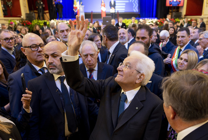 Mattarella: 'La tecnologia può monopolizzare il pensiero'