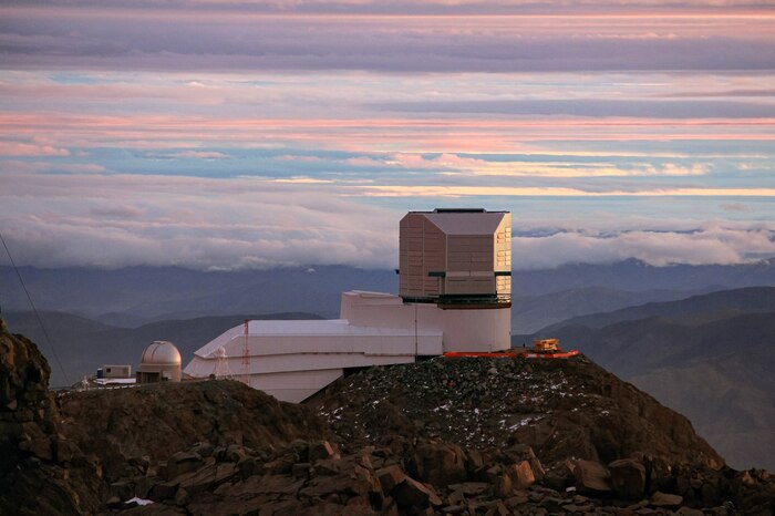 Il  telescopio Vera Rubin ha aperto gli occhi, puntati sull'universo oscuro