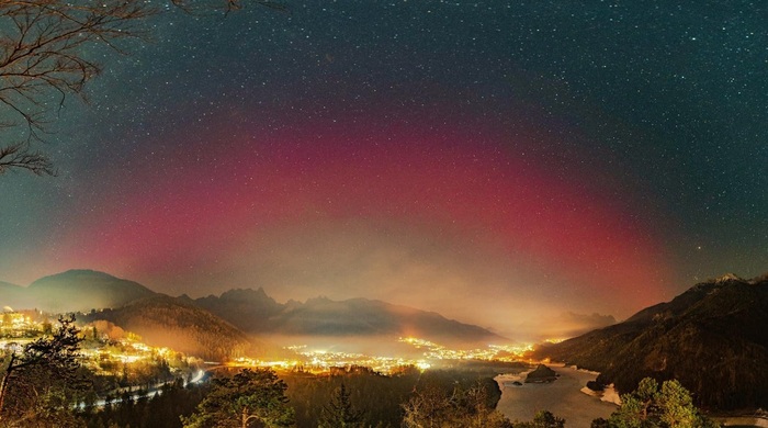 Il Sole saluta il 2025 con aurore boreali visibili nel Nord Italia   VIDEO