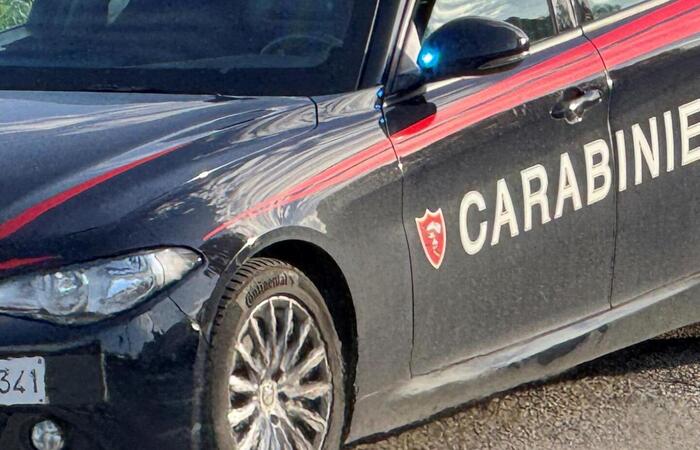 Sedicenne partorisce in casa, feto trovato morto sul balcone