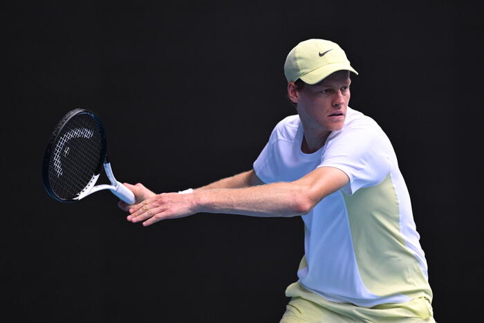 Australian Open: Sinner vola ai quarti, Rune battuto in 4 set per 6-3, 3-6, 6-3, 6-2