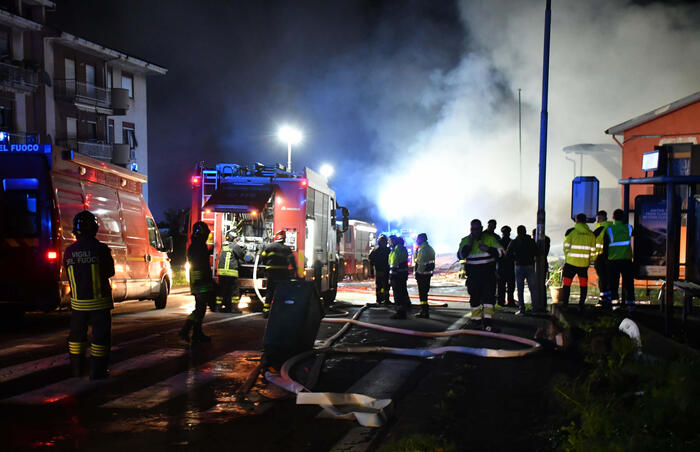 Esplosione a Catania per una fuga di gas, crollata una palazzina, ci sarebbero diversi feriti