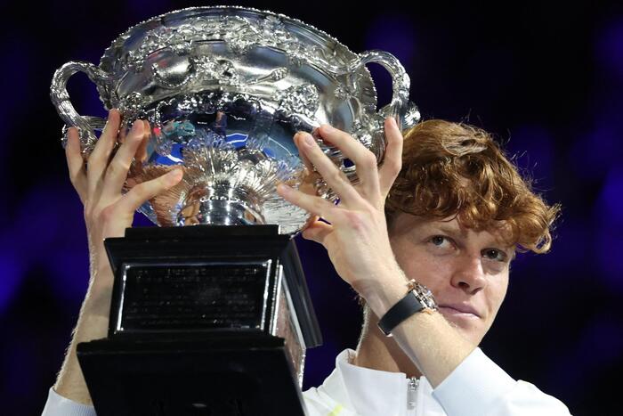 E' il regno di Sinner, domina Zverev e fa il bis agli Australian Open