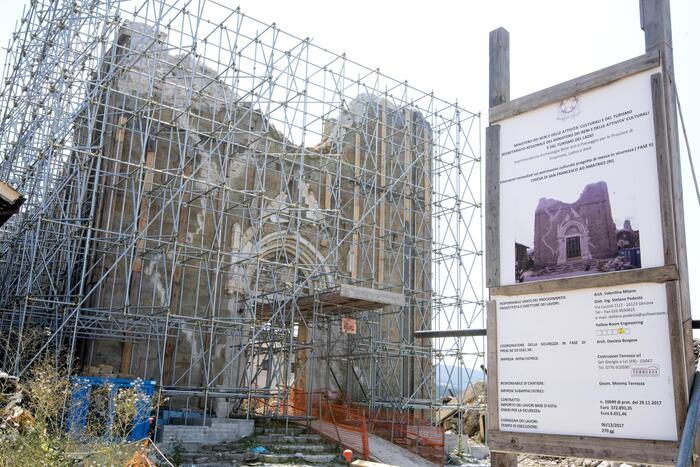 Parte ricostruzione della Chiesa di San Francesco ad Amatrice