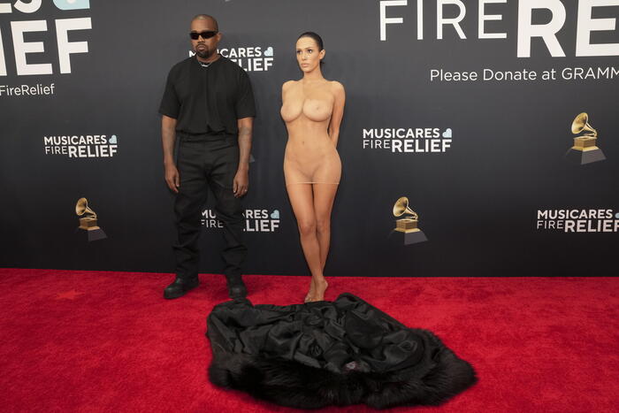 Media, Kanye West e Bianca Censori "avviati al divorzio" | ANSA.it