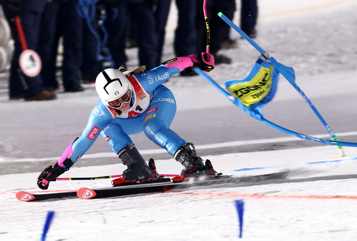 Ski World Championships: Italy wins gold in team parallel