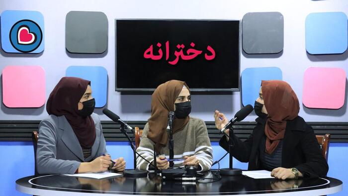 I talebani chiudono la radio delle donne afghane