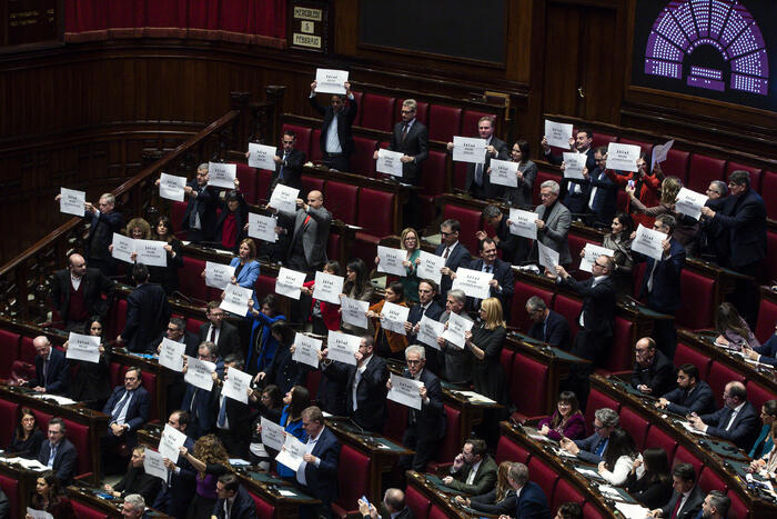 Schlein, da Meloni atteggiamento da presidente del coniglio