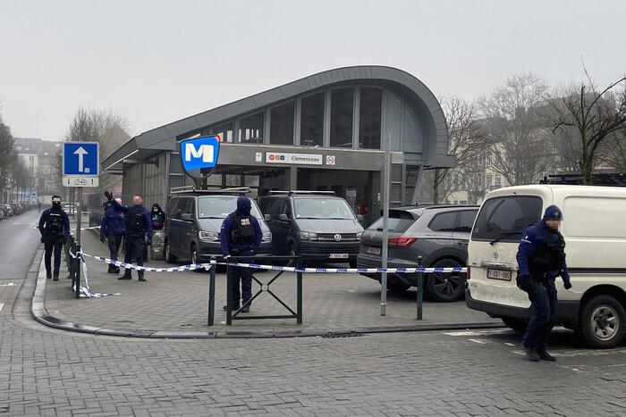 Sparatoria in metro a Bruxelles, nessuna vittima