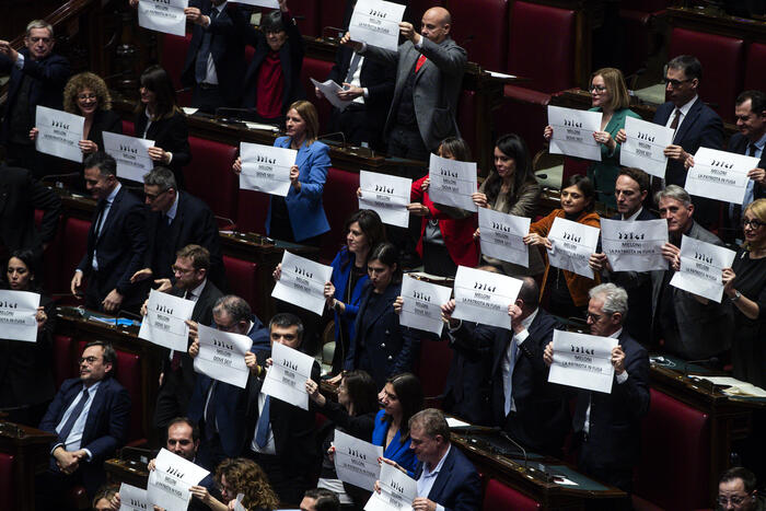 Botta e risposta Nordio-Bonelli. Schlein: 'Parla da avvocato difensore di un torturatore' 