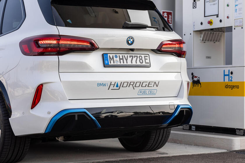 Bmw iX5 Hydrogen, il pieno da 6 kg si fa all 'Eni in pochi minuti © ANSA/BMW