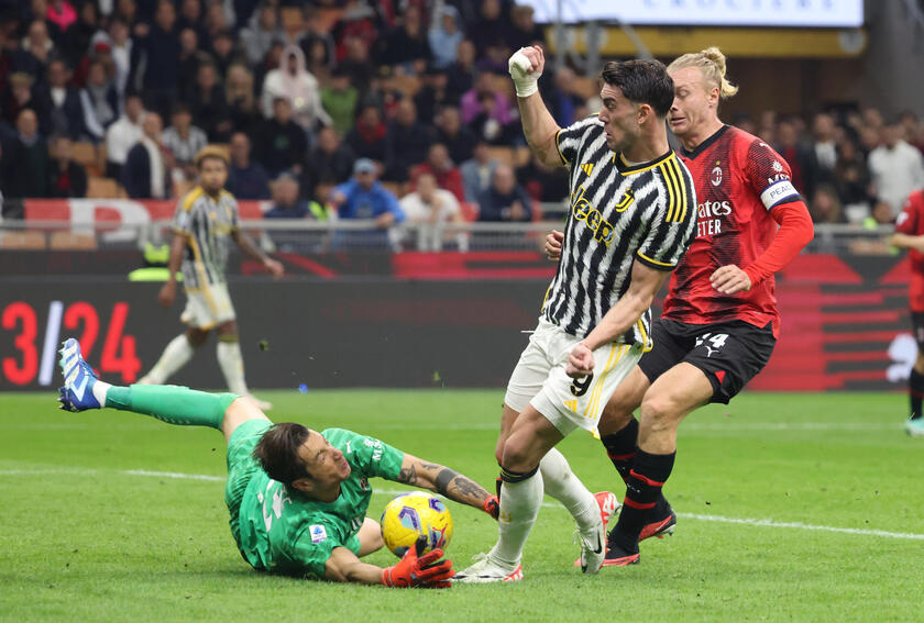 Soccer; serie A: Ac Milan vs Juventus - RIPRODUZIONE RISERVATA