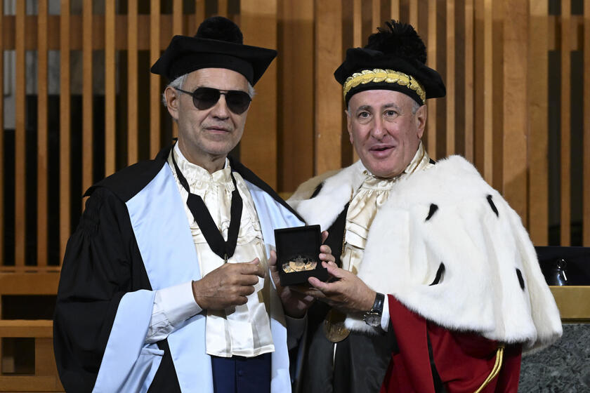 Laurea honoris causa a Bocelli, un attestato di stima