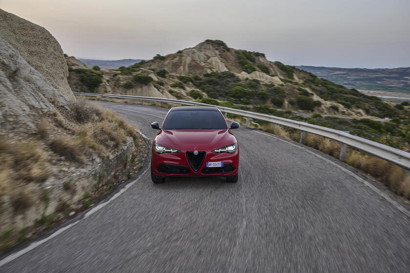 Alfa Romeo Giulia Stelvio e Tonale Tributo Italiano - RIPRODUZIONE RISERVATA