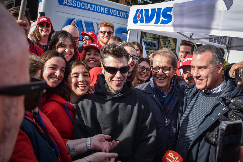 Avis in piazza con Fedez,  'giovani sono futuro della donazione ' - RIPRODUZIONE RISERVATA