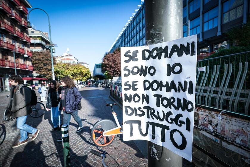Giulia: corteo contro volenza contro le donne a Torino - RIPRODUZIONE RISERVATA