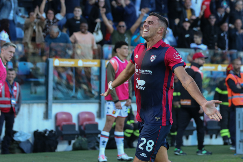 Soccer; serie A:Cagliari vs Genoa - RIPRODUZIONE RISERVATA