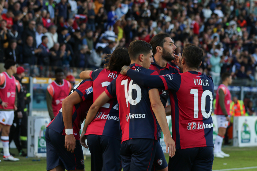 Soccer; serie A:Cagliari vs Genoa - RIPRODUZIONE RISERVATA