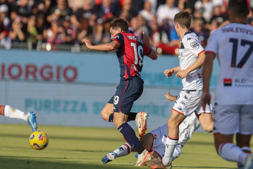 Soccer; serie A:Cagliari vs Genoa - RIPRODUZIONE RISERVATA