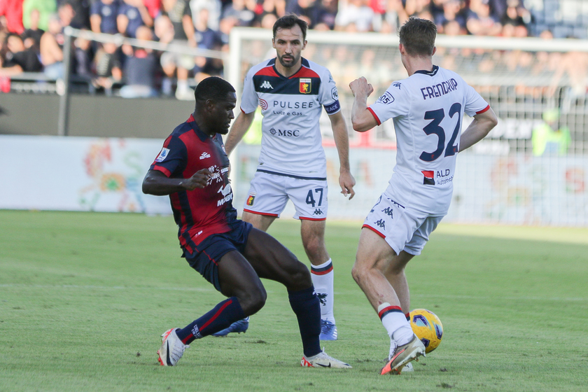 Soccer; serie A:Cagliari vs Genoa - RIPRODUZIONE RISERVATA