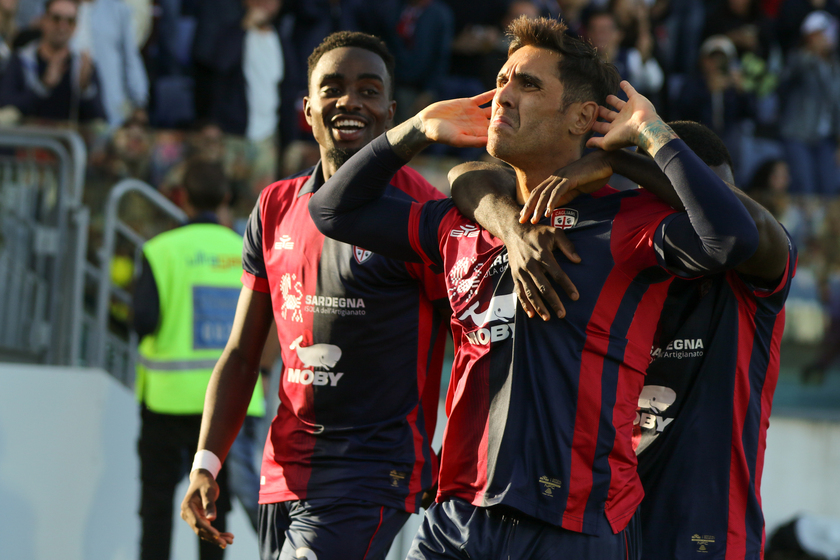 Soccer; serie A:Cagliari vs Genoa - RIPRODUZIONE RISERVATA