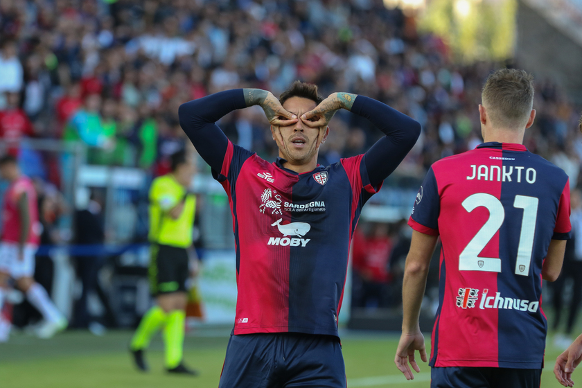Soccer; serie A:Cagliari vs Genoa - RIPRODUZIONE RISERVATA