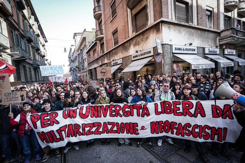 Corteo Di Studenti A Confronto Col Rettore A Torino - Primopiano - Ansa.it