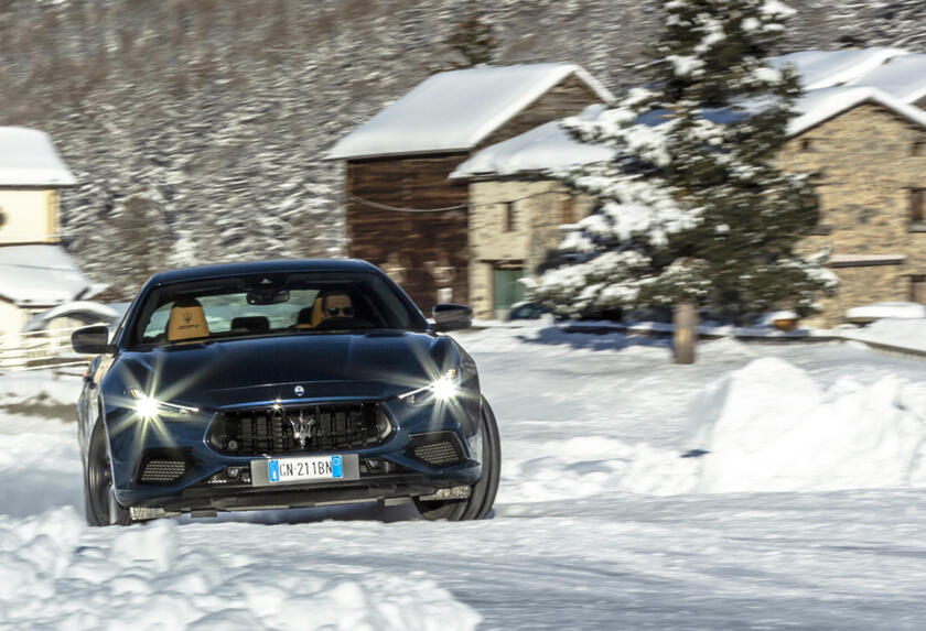 Il poderoso V8 comune denominatore dei tre gioielli del Tridente © ANSA/Maserati