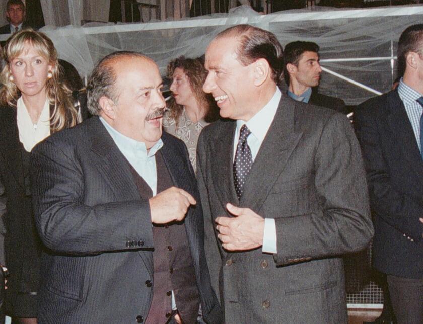 Maurizio Costanzo e Silvio Berlusconi al matrimonio Parodi-Gori