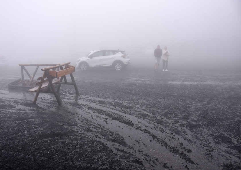 ETNA IN ATTIVITA ', SOSPESI I VOLI ALL 'AEROPORTO DI CATANIA - RIPRODUZIONE RISERVATA