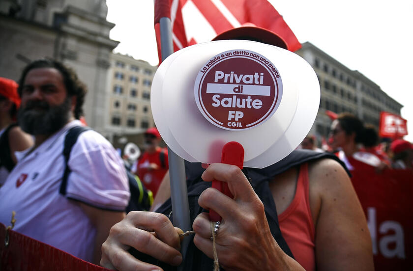 Al via la manifestazione Cgil e associazioni per salute e sanit� - RIPRODUZIONE RISERVATA