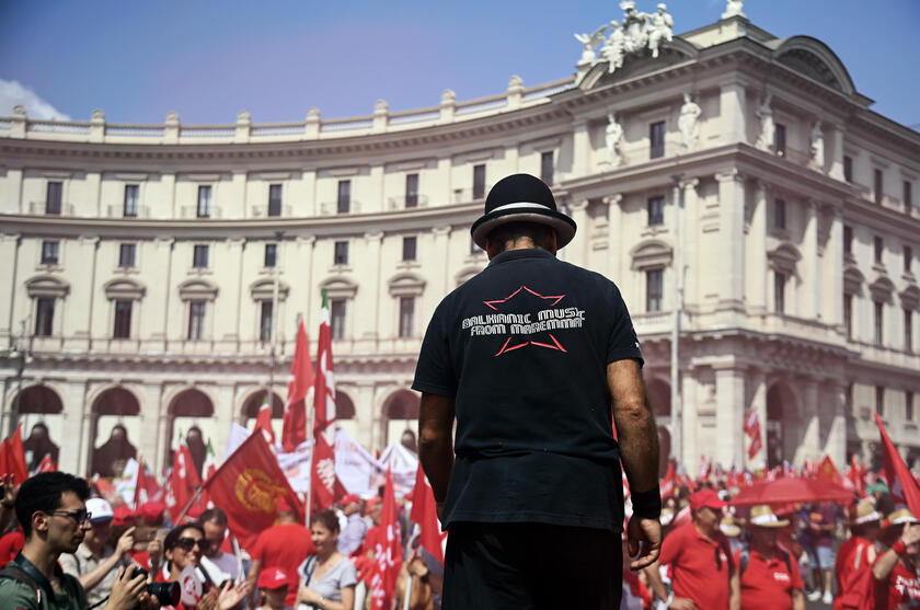 Al via la manifestazione Cgil e associazioni per salute e sanit� - RIPRODUZIONE RISERVATA