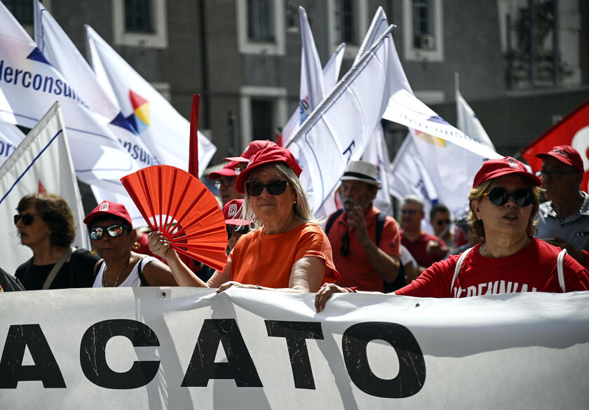 Al via la manifestazione Cgil e associazioni per salute e sanit� - RIPRODUZIONE RISERVATA