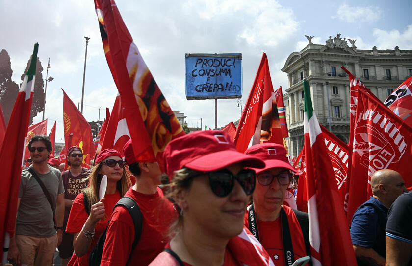 Al via la manifestazione Cgil e associazioni per salute e sanit� - RIPRODUZIONE RISERVATA