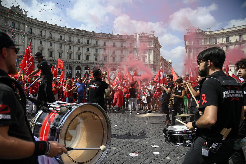 Al via la manifestazione Cgil e associazioni per salute e sanit� - RIPRODUZIONE RISERVATA