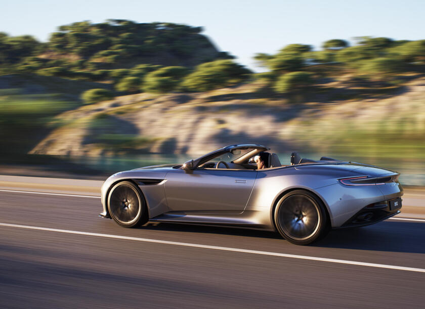 Aston Martin DB12 Volante - RIPRODUZIONE RISERVATA