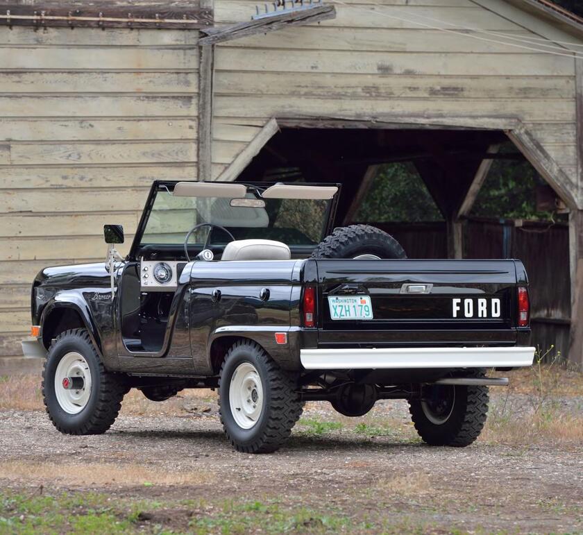 Ford Bronco U13 Roadster - RIPRODUZIONE RISERVATA