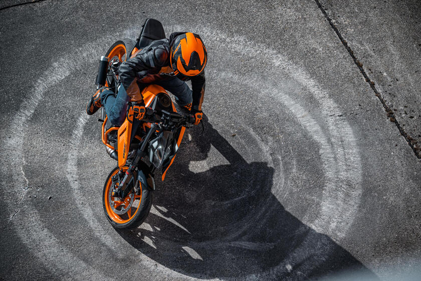 KTM 125 E 390 Duke - RIPRODUZIONE RISERVATA