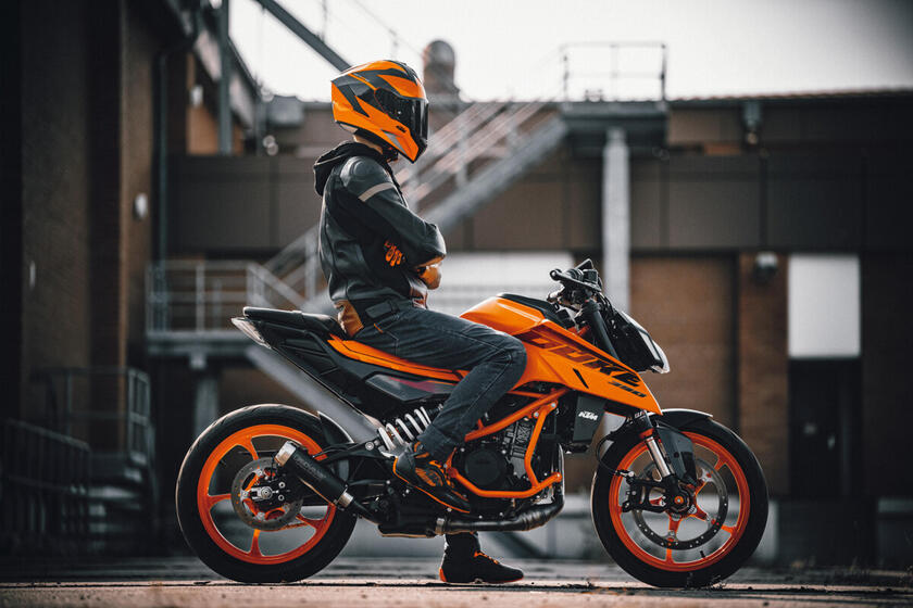 KTM 125 E 390 Duke - RIPRODUZIONE RISERVATA