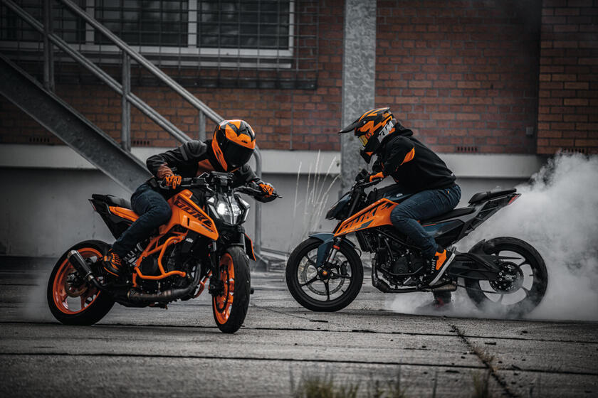 KTM 125 E 390 Duke - RIPRODUZIONE RISERVATA