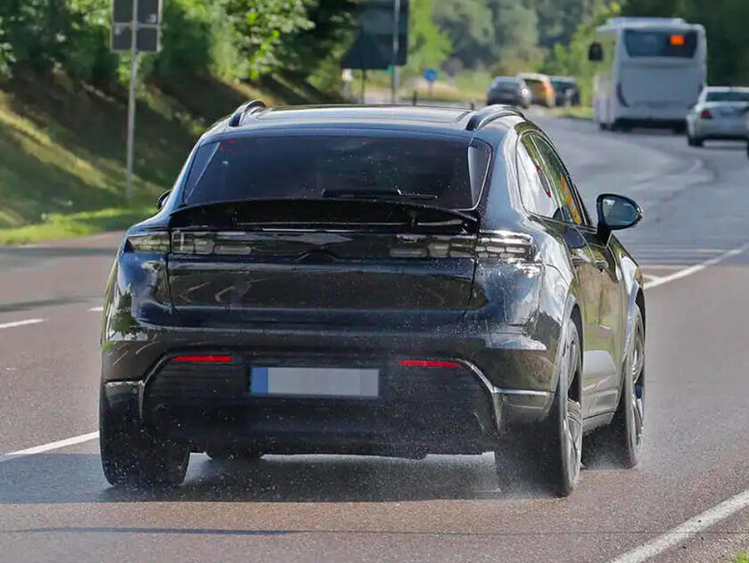 Porsche Macan Ev © ANSA/Autocar