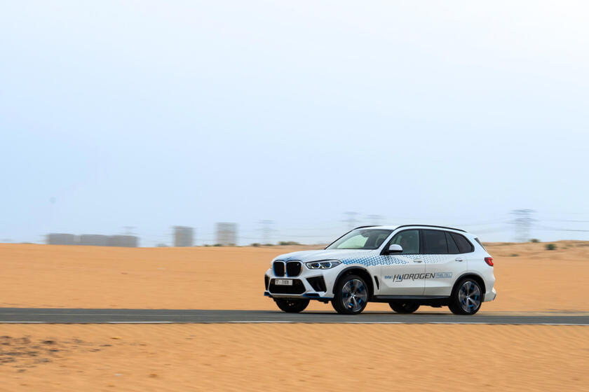 Idrogeno promosso nei test della Bmw fuel cell negli Emirati © ANSA/Bmw