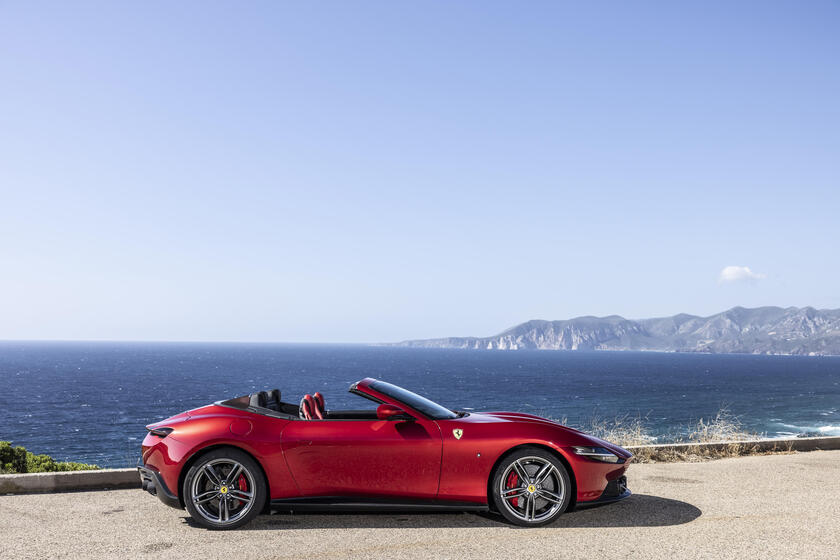 Ferrari Roma Spider - RIPRODUZIONE RISERVATA