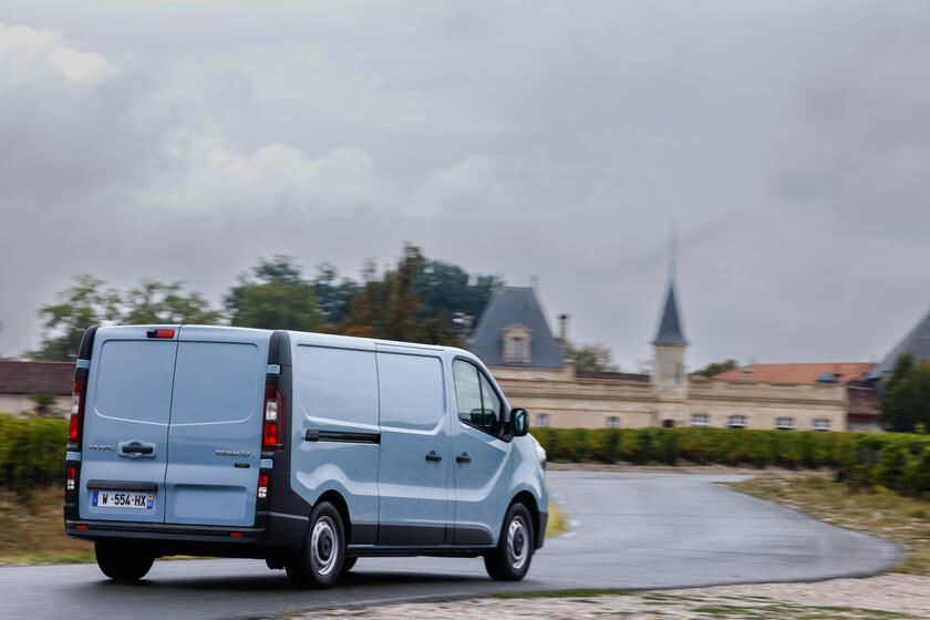 Renault Trafic Van con la spina diventa E-Tech Electric © ANSA/Web