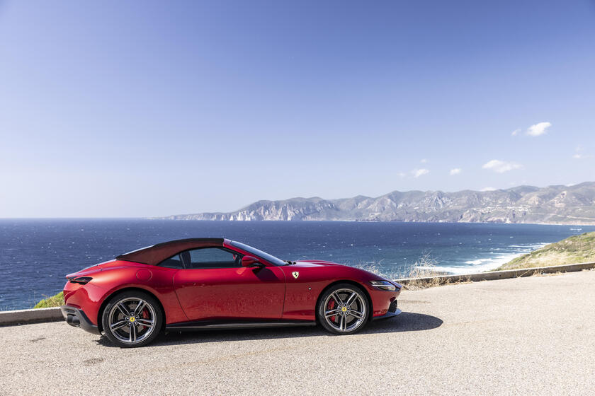 Ferrari Roma Spider - RIPRODUZIONE RISERVATA