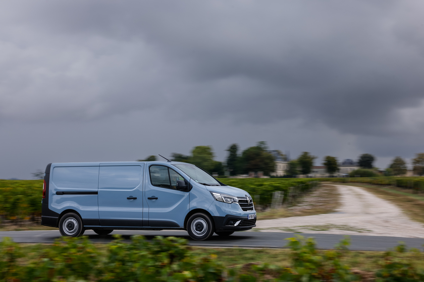 Renault Trafic Van con la spina diventa E-Tech Electric - RIPRODUZIONE RISERVATA